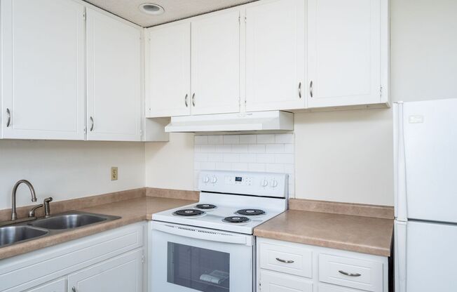 1 bed, 1 bath, 900 sqft, $1,295, Unit 46-306
