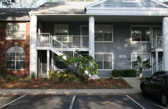 Manors of Bryn Mawr 2 Bed 2 Bath Condo AVAILABLE NOW!