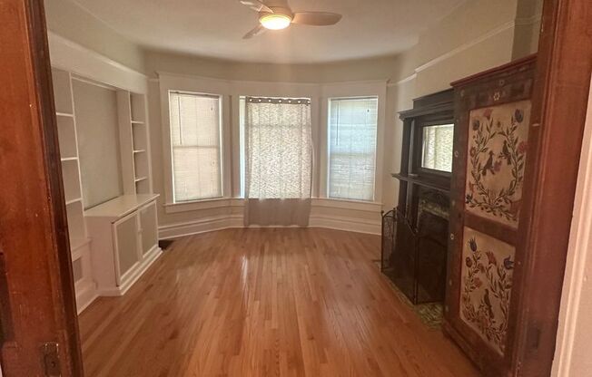 1 bed, 1 bath, $2,050