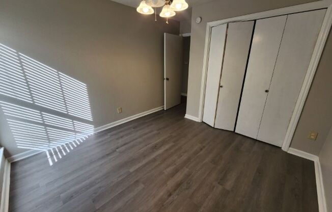 2 beds, 1 bath, 880 sqft, $775, Unit 109 Barton Street #08
