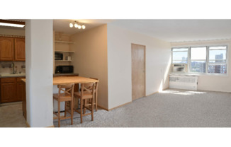 3935 Blackstone ave 10E