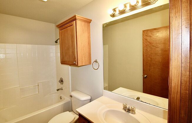 1304 Commerce