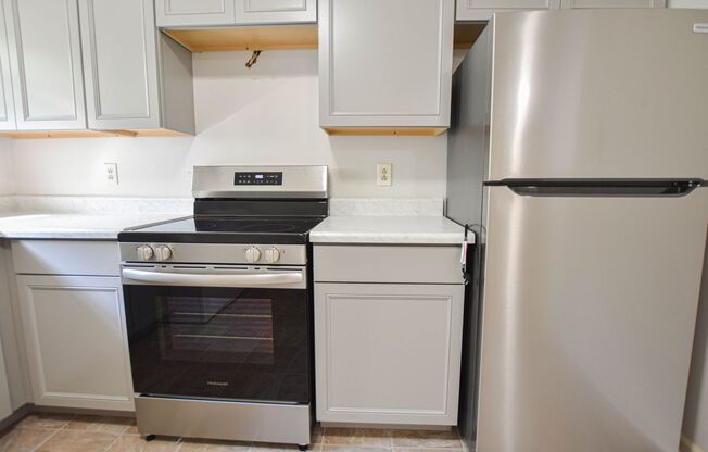 2 beds, 1 bath, $850, Unit B