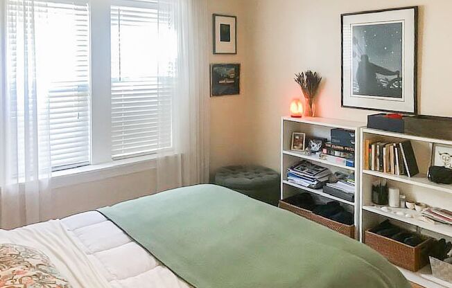 1 bed, 1 bath, 708 sqft, $2,295, Unit 4865-3W