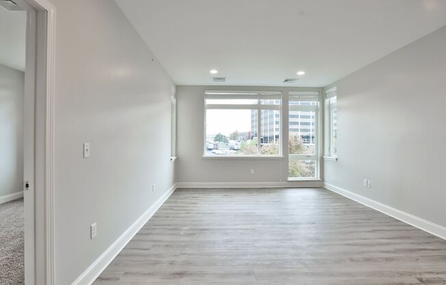 1 bed, 1 bath, 833 sqft, $1,650, Unit 203