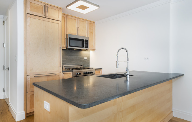 1 bed, 1 bath, $5,795, Unit 23B3