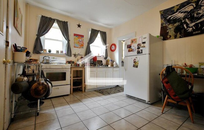 61 Royal St Apt 2