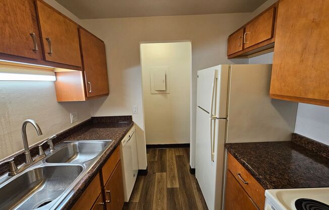 2 beds, 1.5 baths, 950 sqft, $1,425, Unit 17 - 102