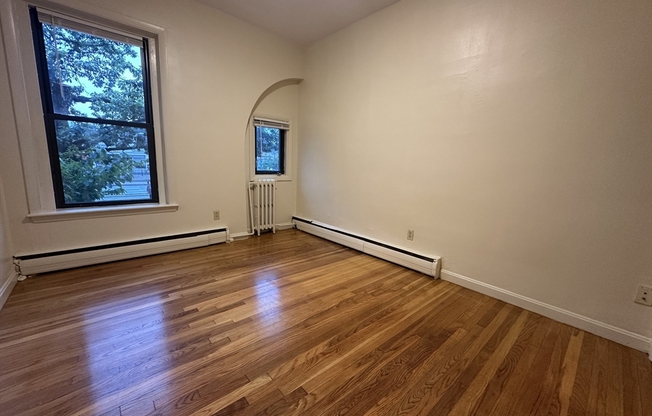 2 beds, 1 bath, 800 sqft, $2,995, Unit 26
