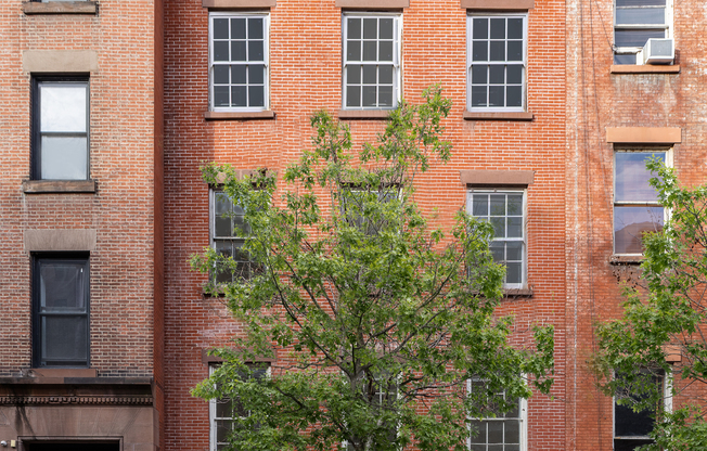 23 W 12 ST