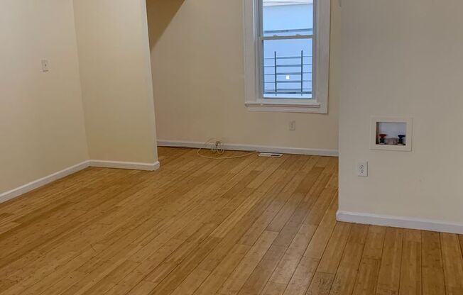 4 beds, 1 bath, $2,150, Unit #1