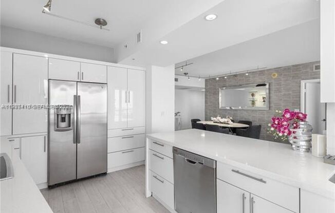 3 beds, 2 baths, 1,792 sqft, $7,500, Unit 335 S Biscayne # 2309