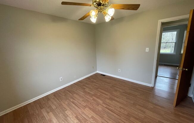 3 beds, 1 bath, $1,295