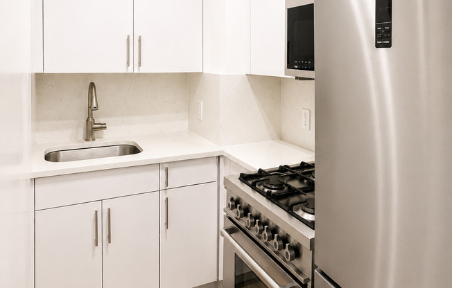 Studio, 1 bath, $3,600, Unit 16E