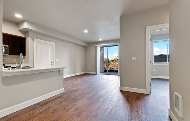 1 bed, 1 bath, 642 sqft, $1,725, Unit C-204