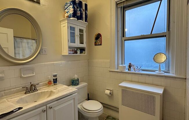 2 beds, 1 bath, 750 sqft, $3,200, Unit 23