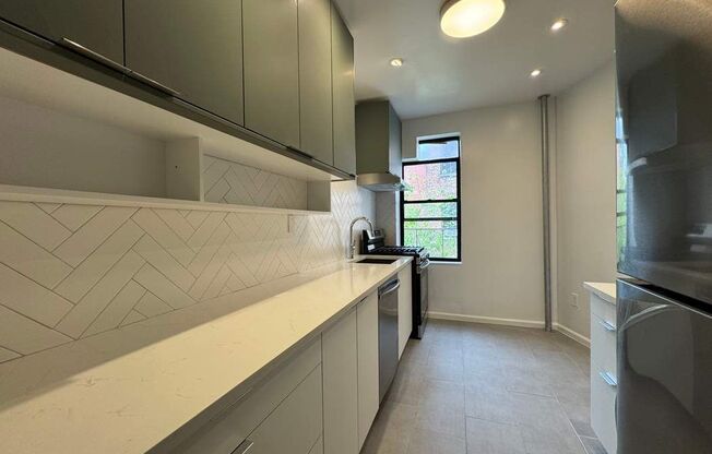 31 E 127 ST