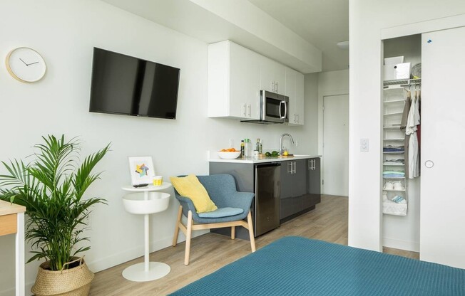 Studio, 1 bath, 352 sqft, $950, Unit 507