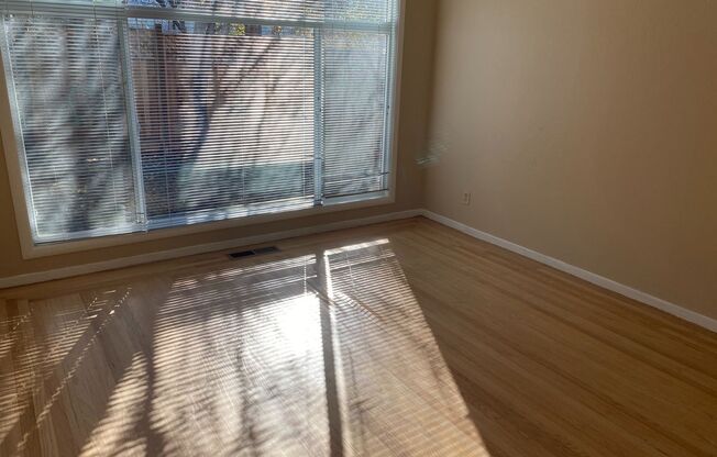 2 beds, 1 bath, $2,995