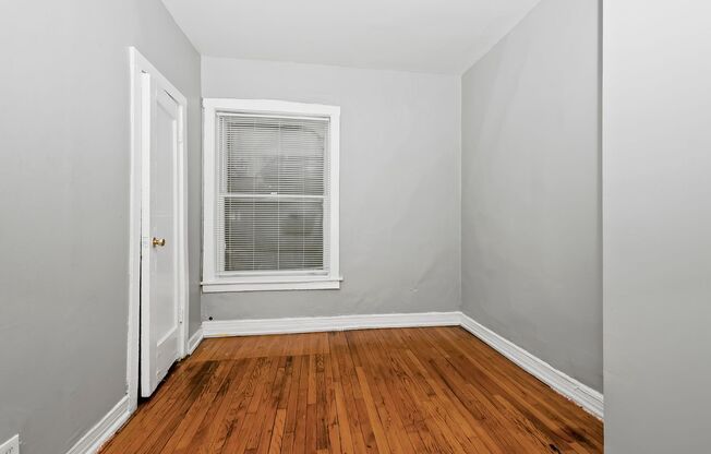 2 beds, 1 bath, 1,000 sqft, $1,695, Unit 4232 1/2 -  1E