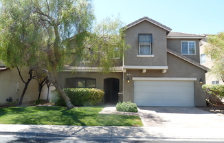 HENDERSON - LARGE 3 BEDROOMS, 2.5 BATHS WITH HUGE LOFT/FAMILY ROOM