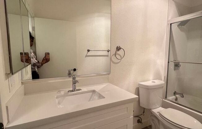 1 bed, 1 bath, 700 sqft, $2,395, Unit 204