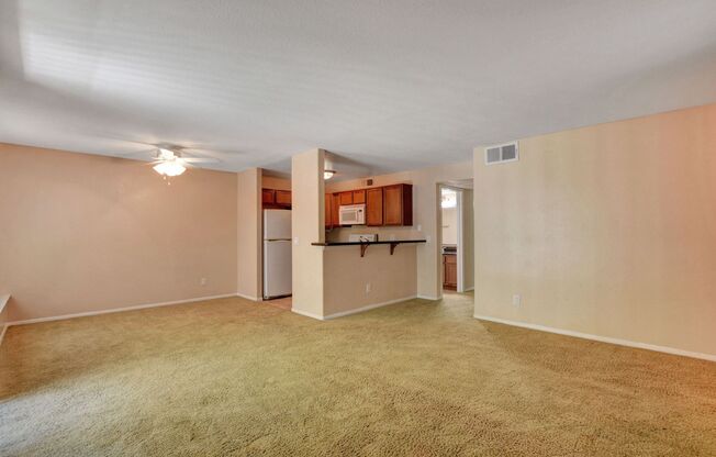 3 beds, 2 baths, $1,520, Unit # 1039