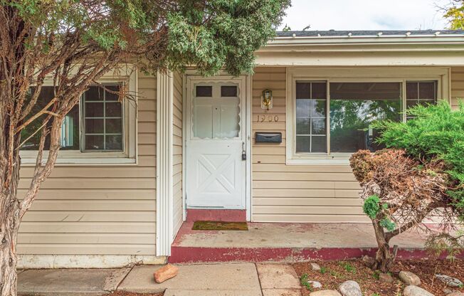 Nice house walking distance to University Medical Center!