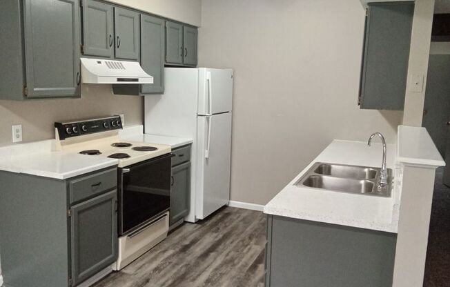 2 beds, 1 bath, 800 sqft, $1,000, Unit Unit A