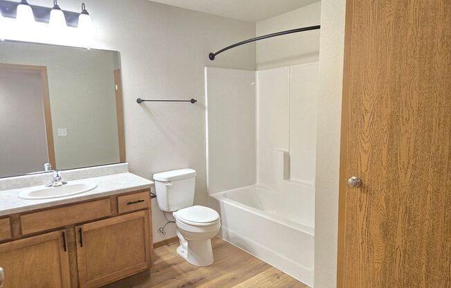 2 beds, 1 bath, 1,090 sqft, $1,230, Unit 3500 206