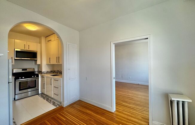 Pacific Heights: Super Sunny Jr 1 Bedroom w/ Remodeled Kitchen on 5th Floor