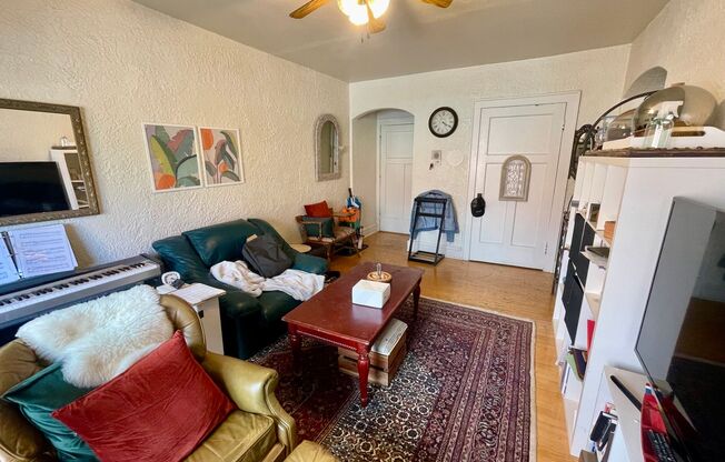 1 bed, 1 bath, $995, Unit 102