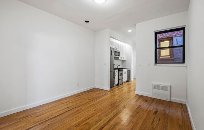 172 East 82nd St