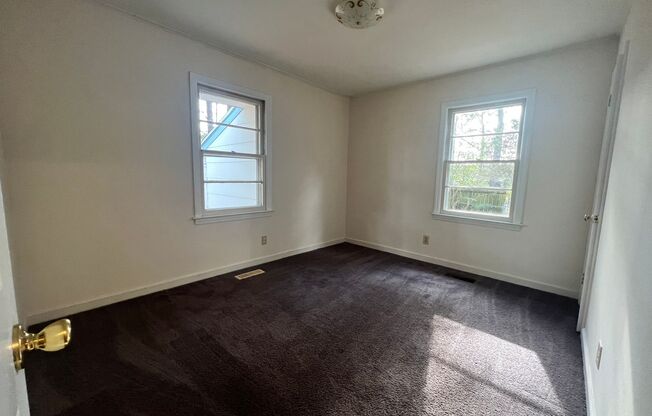 3 beds, 1 bath, $1,200