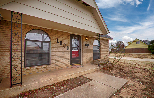 Updated 4 Bedroom - 2 Bathroom in Moore!