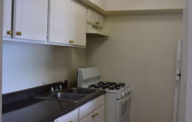 4 beds, 2 baths, 1,716 sqft, $1,669, Unit 615