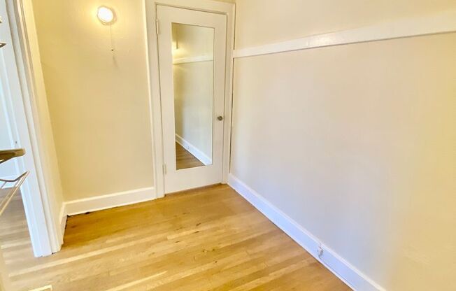 Studio, 1 bath, 462 sqft, $1,595, Unit H