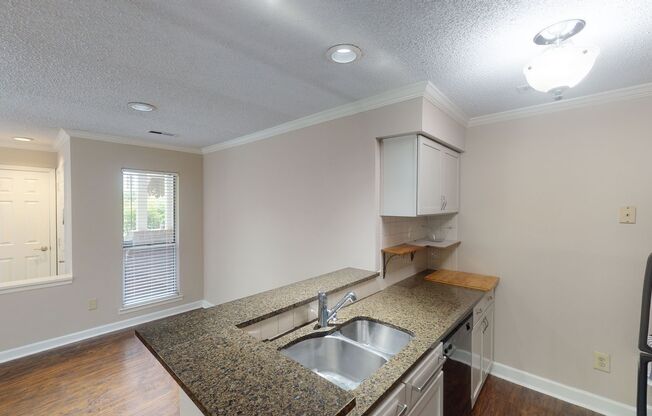 2 beds, 1 bath, $1,495