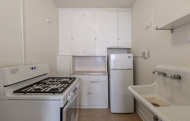 1 bed, 1 bath, 600 sqft, $1,075, Unit 202