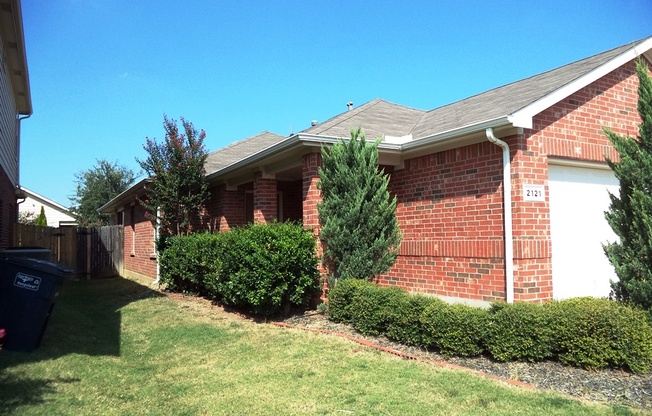 2121 INGRID LN