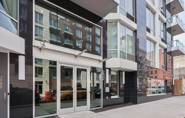 212 N 9 ST
