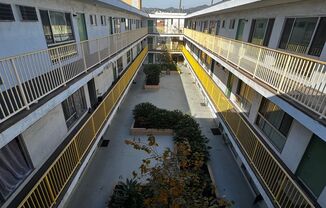 1 Bedroom Renovated Melrose Hill Apartment - $1900