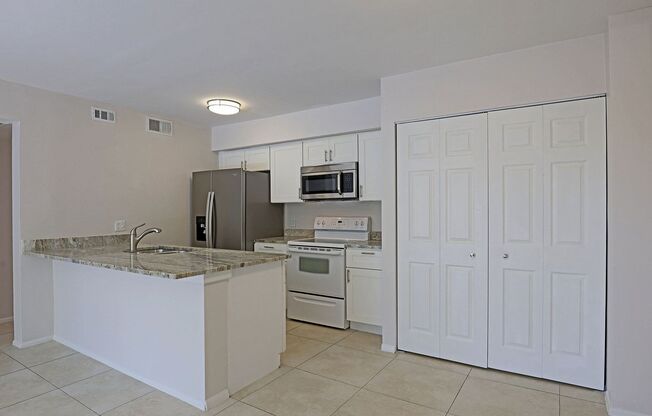 2 beds, 2 baths, 1,018 sqft, $1,500, Unit 5331 Summerlin Rd #3106 Fort Myers, FL 33919