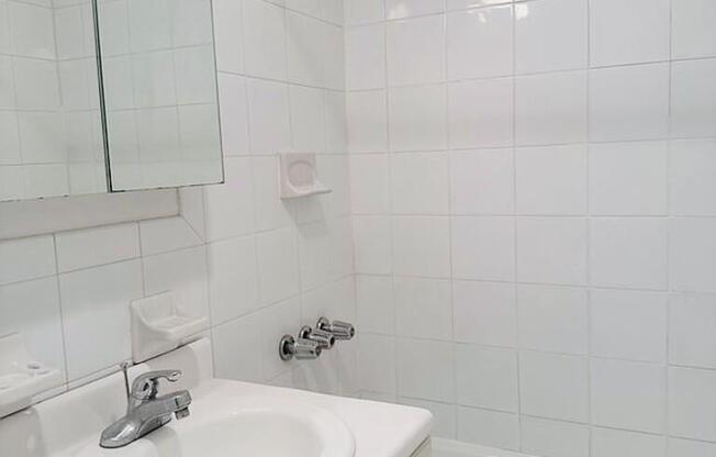 117 W 58 ST