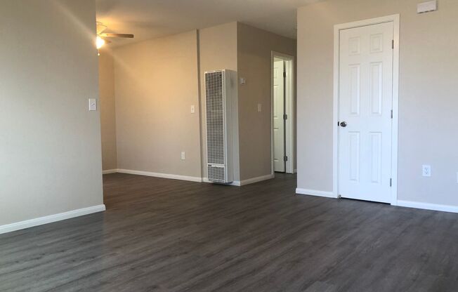 1075 Donax Ave