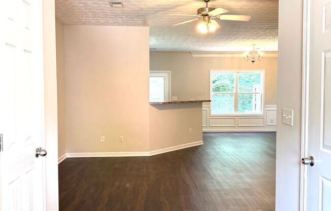 Welcome to this charming 3 bedroom, 2.5 bathroom townhome in Acworth, GA.