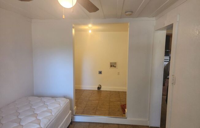 3 beds, 1 bath, $3,300