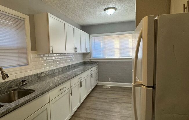 2 beds, 1 bath, $1,100