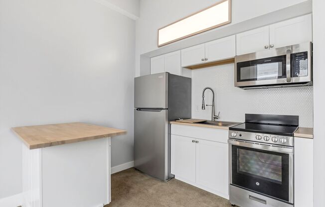 1 bed, 1 bath, 404 sqft, $1,299, Unit Unit 208