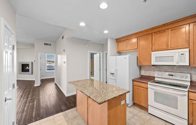 2 beds, 2 baths, $2,350, Unit # 406